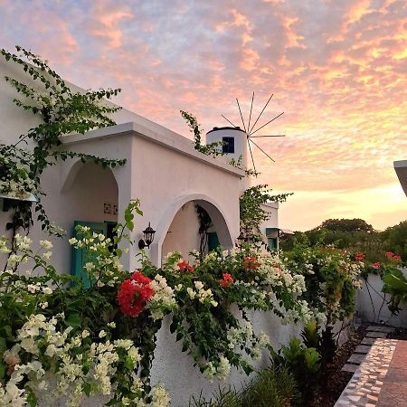 Anjo Maumere Hotel & Restaurant Exterior foto